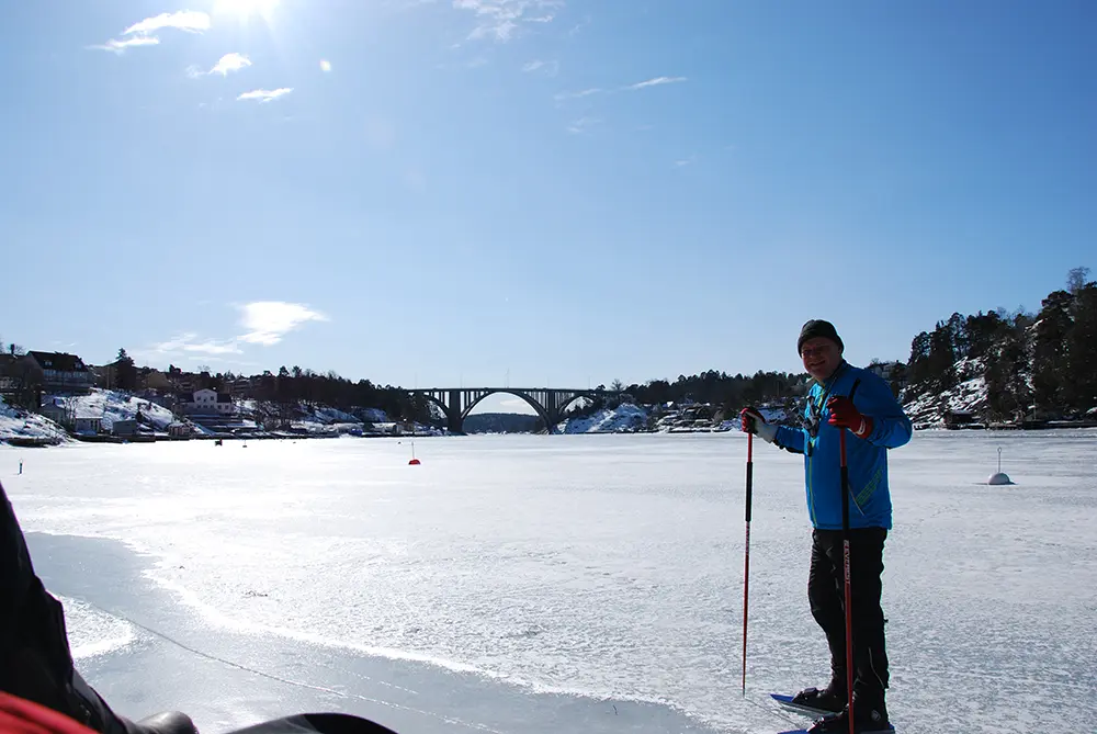 2013-03-16-Långfärdsskridskor-på-Skurusundet-2-Per-Ivan-Selinder